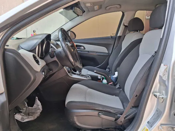 Car image 12