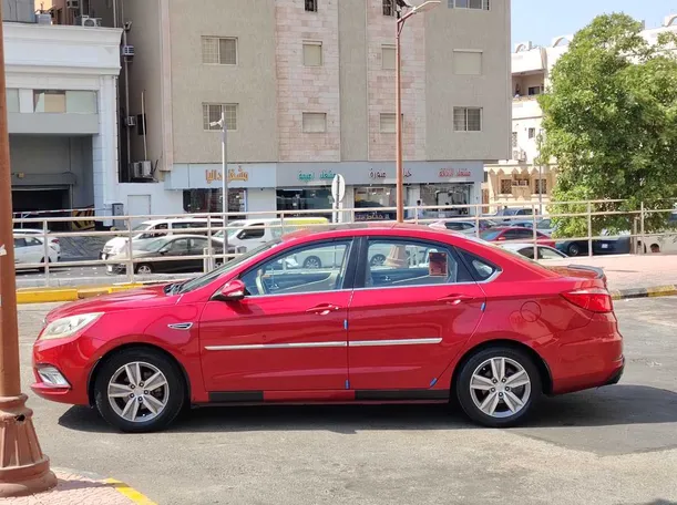 Car image 8