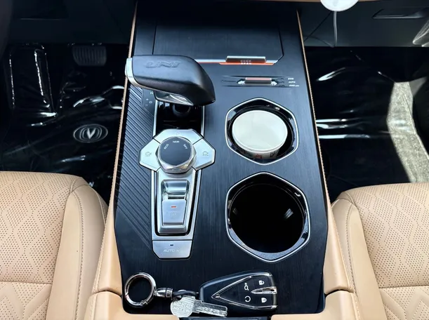 Car image 18