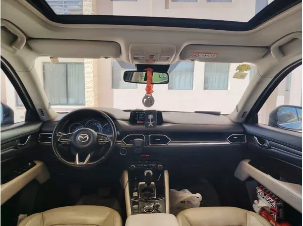 Car image 14