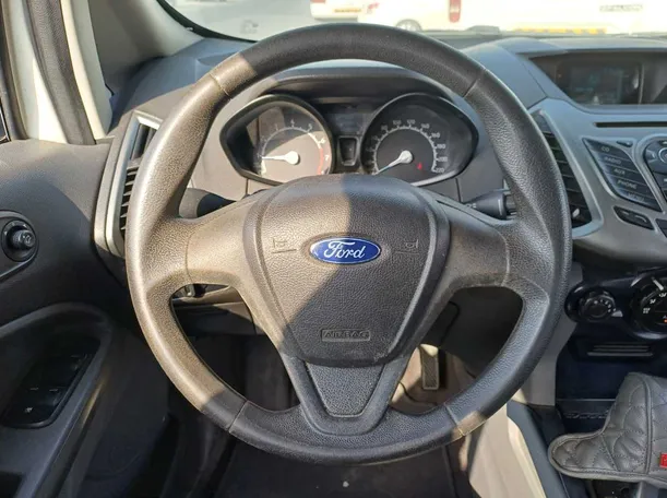 Car image 14