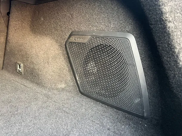 Car image 31