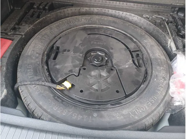 Car image 22