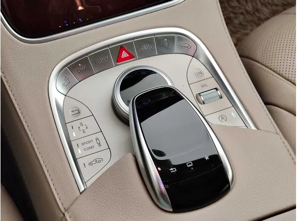 Car image 23