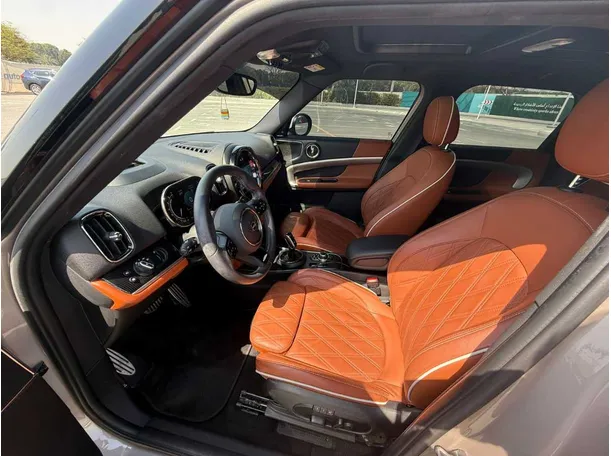 Car image 9