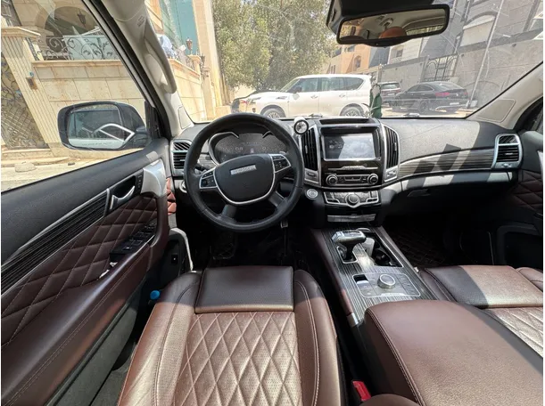 Car image 16