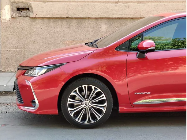 Car image 9