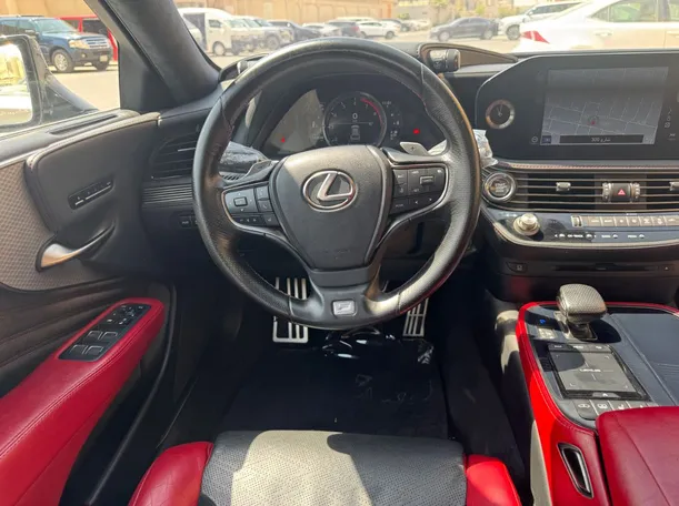 Car image 17