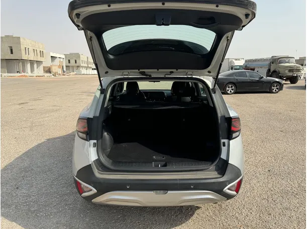 Car image 22