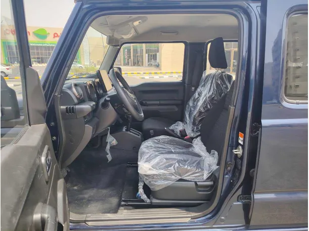 Car image 11