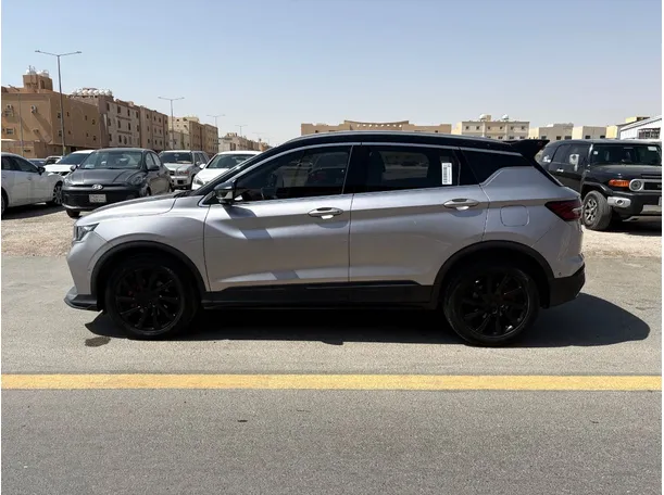 Car image 8
