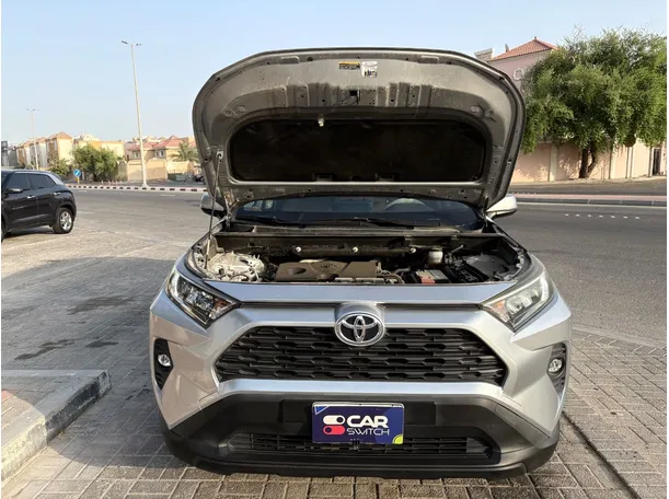 Car image 30
