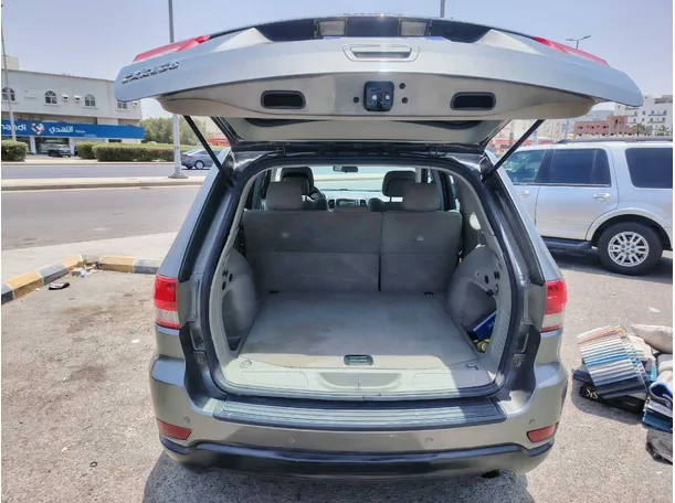 Car image 28