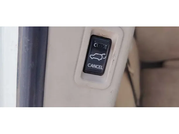 Car image 32