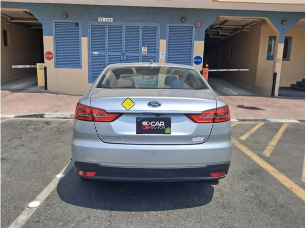 Car image 6