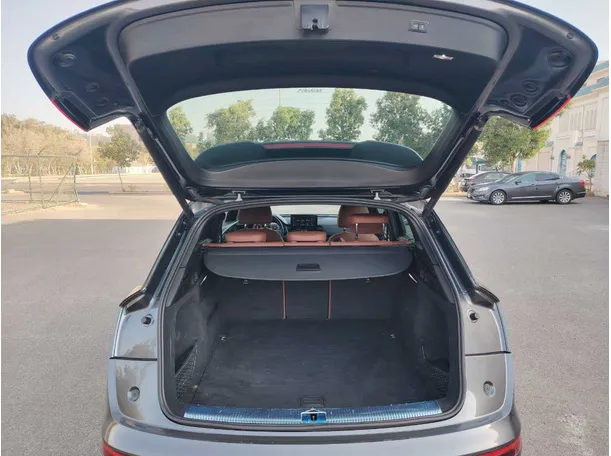 Car image 23