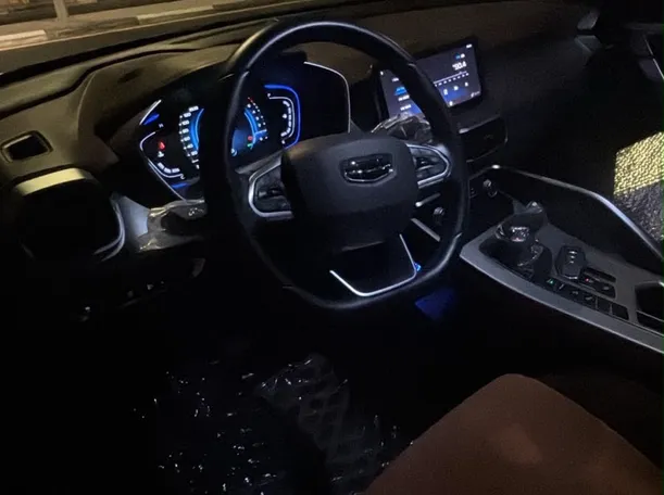Car image 6