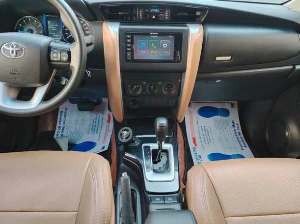 Car image 18