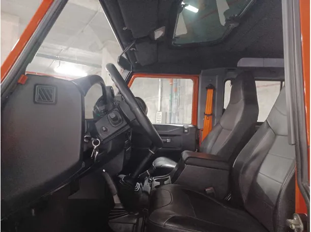 Car image 11