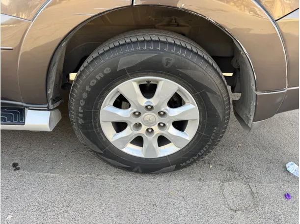 Car image 9