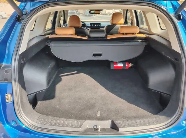 Car image 24