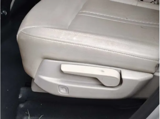 Car image 37