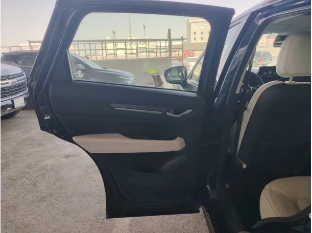 Car image 21