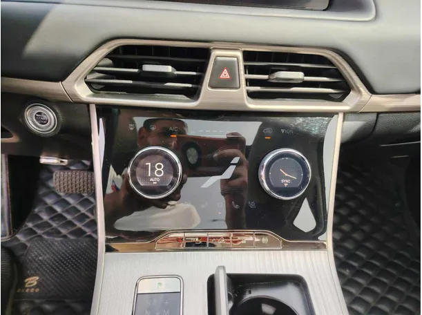 Car image 26
