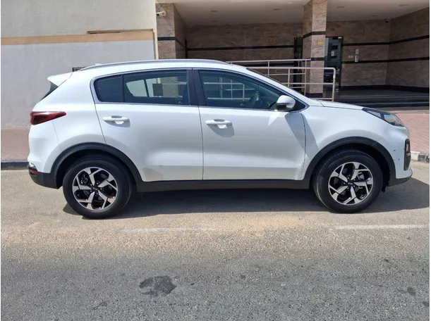 Car image 8