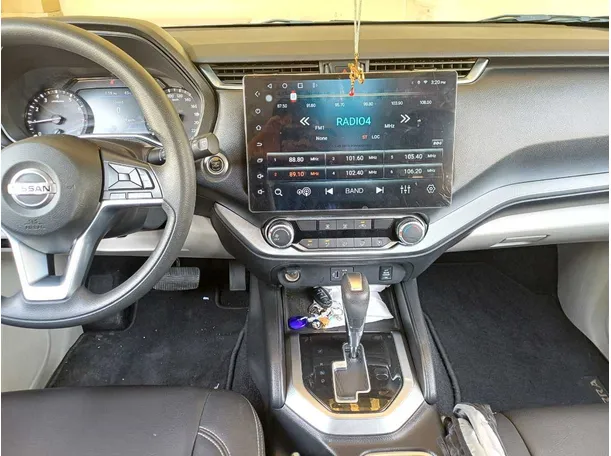 Car image 18