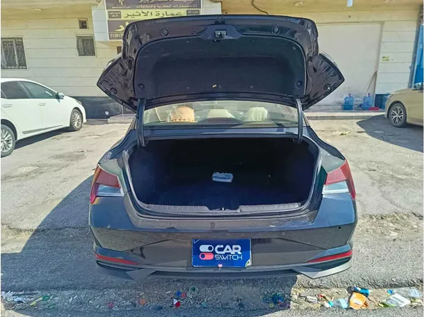 Car image 27