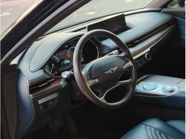 Car image 13