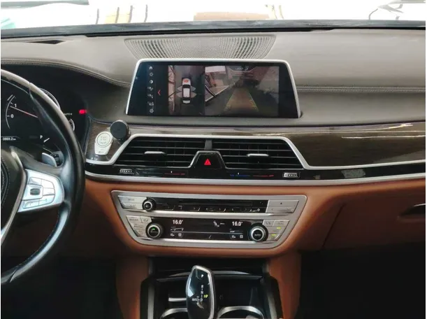 Car image 18