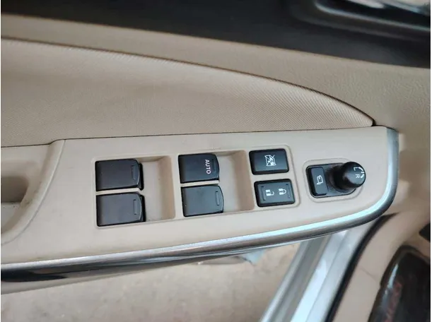 Car image 42