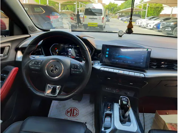 Car image 16
