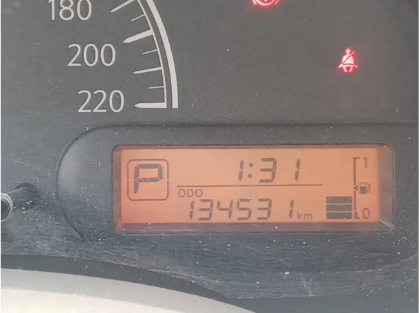 Car image 17