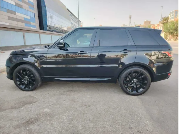 Car image 8