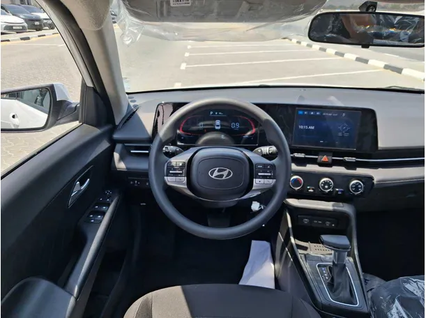Car image 14