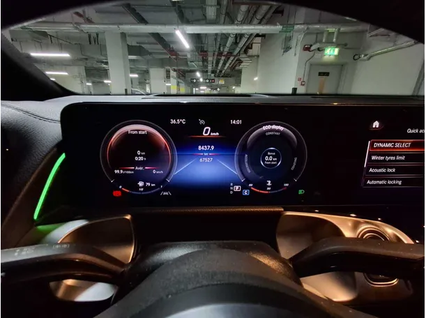 Car image 19