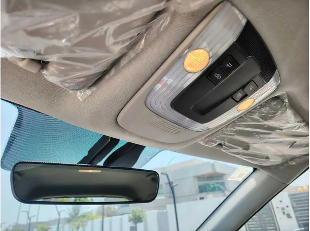 Car image 29