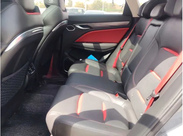 Car image 14