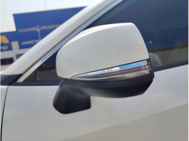Car image 28