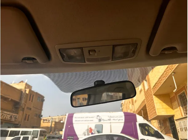 Car image 25