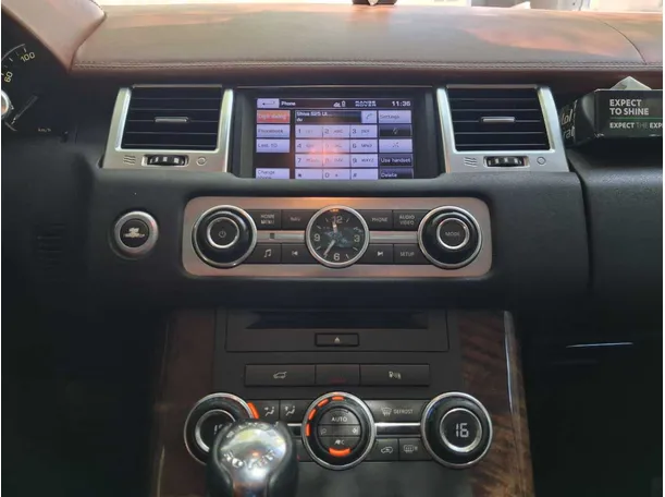 Car image 18