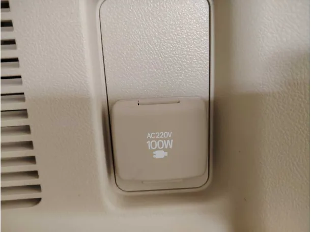 Car image 30