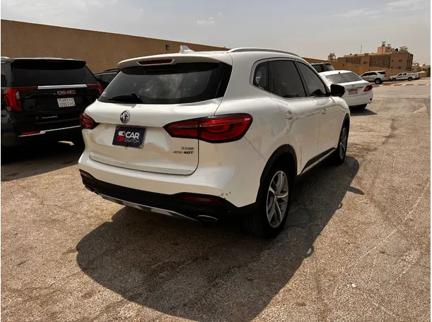 Car image 5
