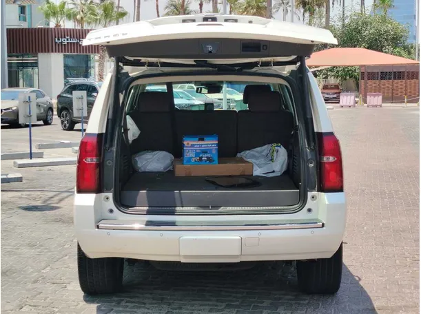 Car image 24