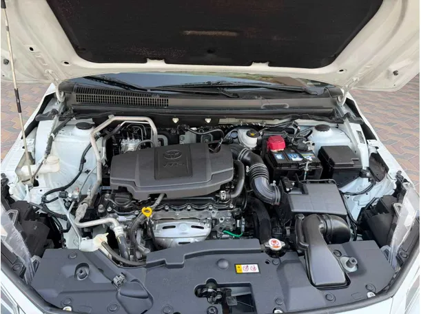 Car image 32
