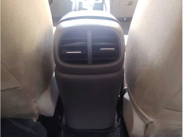 Car image 29
