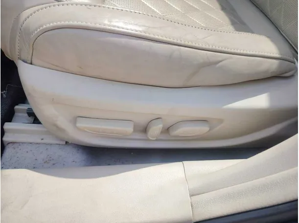 Car image 33